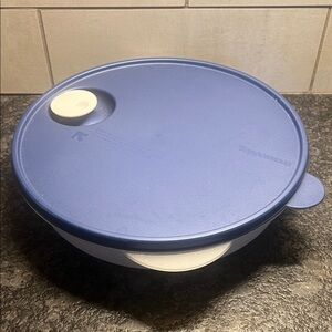 Tupperware Crystal Wave Blue Steamer dish. with White Vent  microwave. 10-11”.